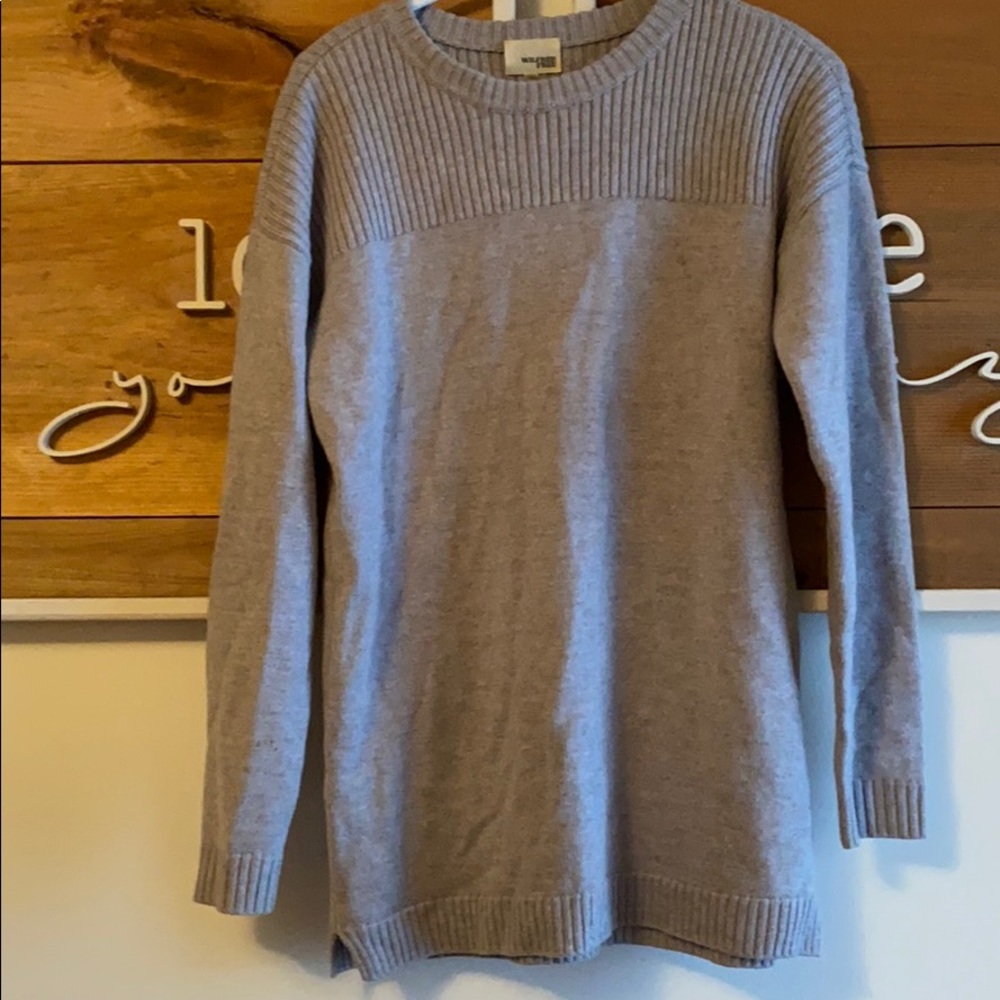 Aritzia sweater